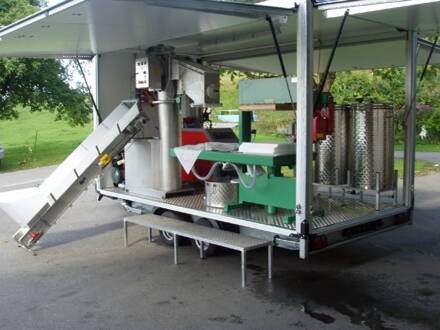 Mobilná komerčná muštáreň 500 l/hodina